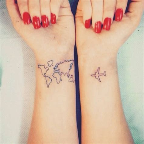 30 Tiny Chic Wrist Tattoos That Are Better Than A Bracelet Mini