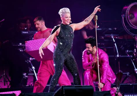 Pink Fan Gives Birth To Baby Girl During Singers First Song At