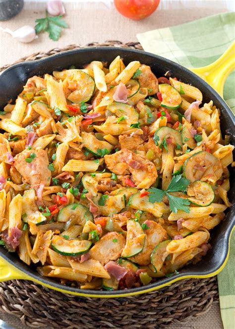 A great recipe for the end of the summer, using sweet roasted tomatoes and garlic. Italian Chicken and Prosciutto Pasta Skillet | Delicious ...