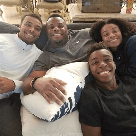 Ken Griffey Jr Is A Proud Dad Of Three Grown Up Kids — Meet The Mlb