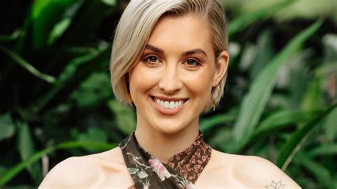 Bachelor In Paradise 2019 Salaries Of Alex Nation And Other