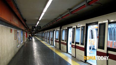 Metro Roma Linee Orari Fermate Della Metropolitana Roma