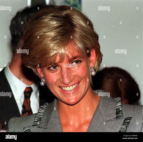 Head Shoulders Smiling Royal Diana Selection Diana Princess Of Wales Hi