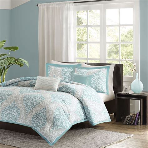Scope twin, full, king, and queen comforter sets arrayed in tropical florals, damask prints, or even abstract geometrics. Full / Queen size 5-Piece Damask Comforter Set in Light ...