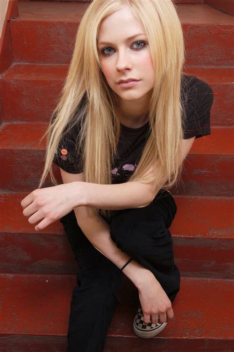 Professional rocker, singer songwriter, clothing designer and philanthropist. Avril Lavigne | Filmes, Gatos