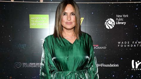 Law And Order Svus Mariska Hargitay Worries Fans With Appearance In