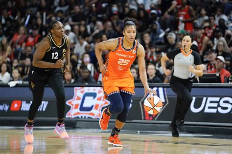 Aces Beat Sun 67 64 In Game 1 Of The Wnba Finals Beyond Womens Sports