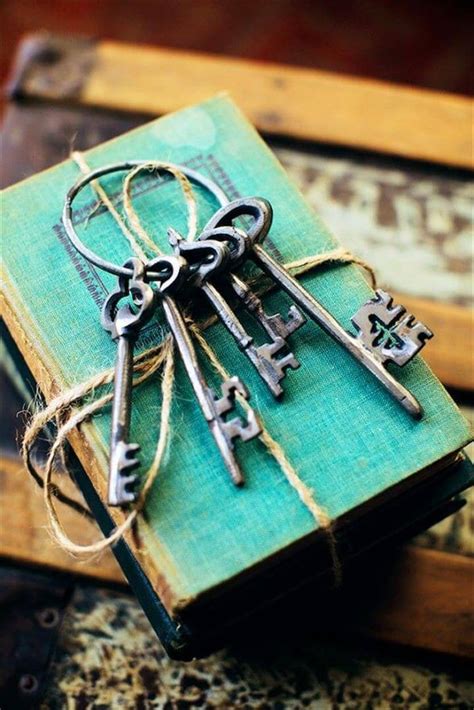 12 Easy Old Keys Craft Ideas