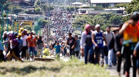 Autoridades Impiden El Ingreso De 600 Migrantes A México Una Caravana