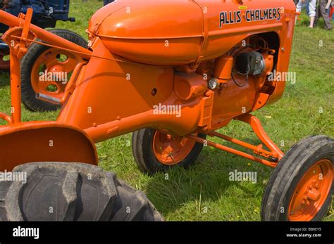 Allis Chalmers Vintage Farm Tractor Stock Photo Alamy
