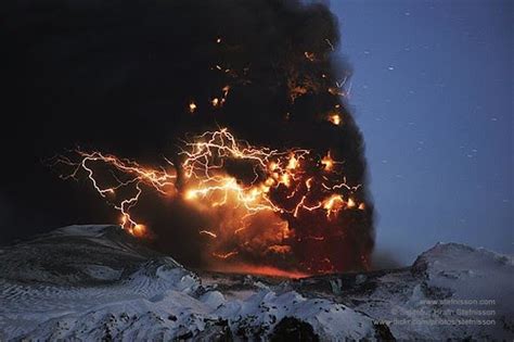 Vdnamap National Geographic Iceland Volcano Lightning