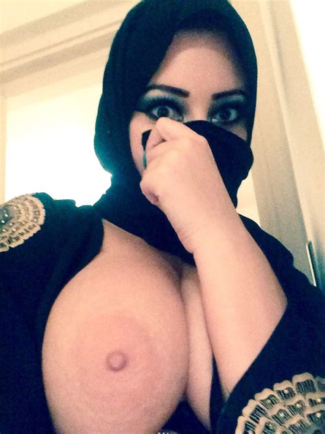 Hot Middle Eastern Girl Naked Girls And Their Pussies