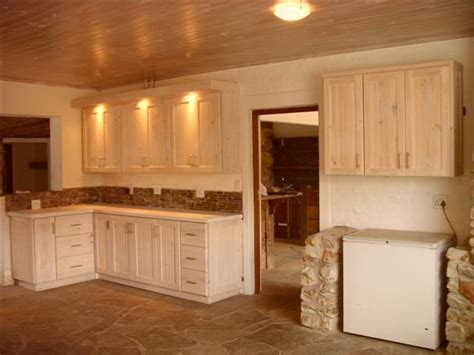 White Stained Kitchen Cabinets Decor Ideas