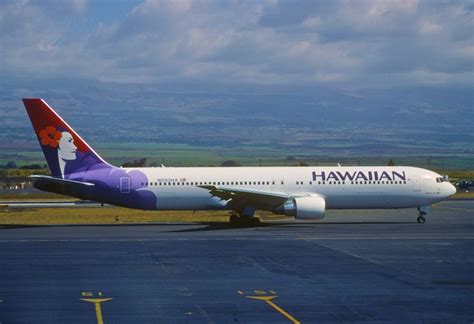 Hawaiian Airlines Boeing 767 300 N592ha At Ogg Kahului Maui Boeing