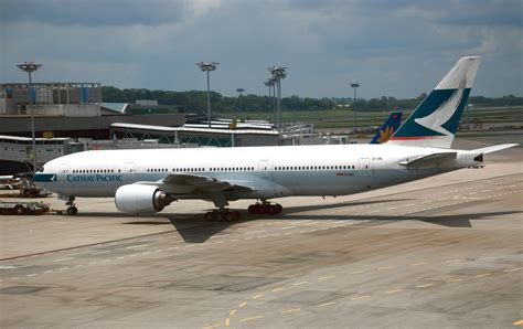 Filecathay Pacific Boeing 777 200 Sin