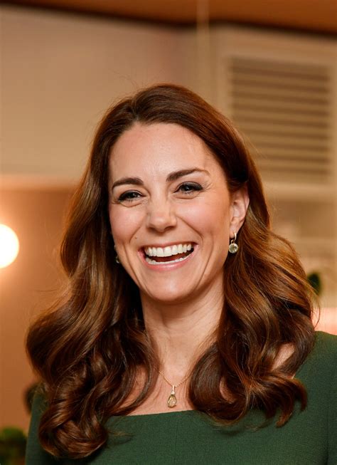 Be the first to see new designs and access exclusive flash sales and collection launches. Kate Middleton Long Curls - Kate Middleton Looks - StyleBistro