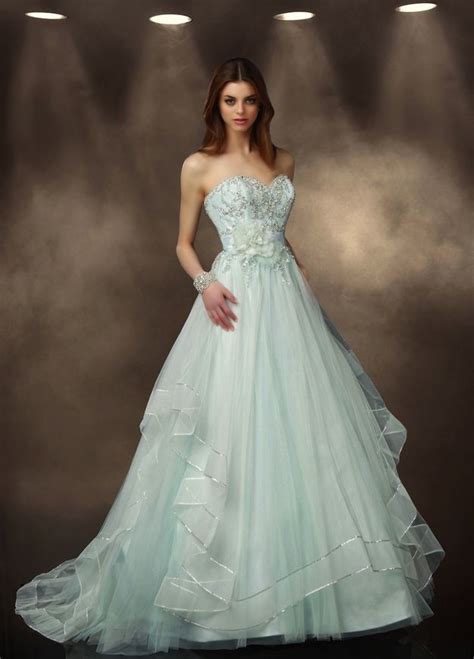 Floryday offers latest ladies' dresses collections to fit every occasion. 50 Beautiful Non-Traditional Wedding Dresses