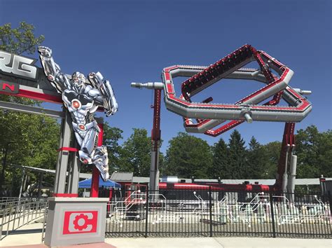 Newsplusnotes New Photos Video Of Six Flags Great