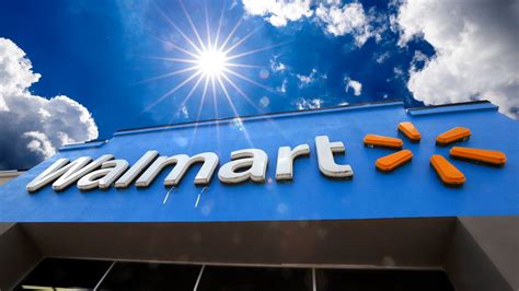 Fact Check Walmart Is Not Banning Cash From Its Stores
