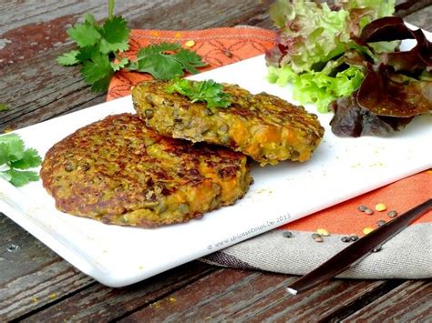 Recettes de galettes et boulettes végétariennes à base de légumes, légumineuses ou flocons de céréales pour cuisson à la poêle ou au four. Galettes épicées aux lentilles et carottes - Épices & moi ...