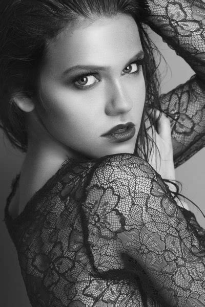 Fashion Model Girl Portrait — Stock Photo © Yafimik 81989426