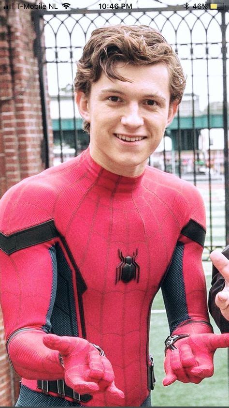 Pin By Katie Sowden On Hot Actors Tom Holland Spiderman Tom Holland Tom Hollan