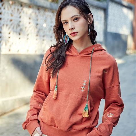 Artka Autumn New Women Hoodies Vintage Embroidery O Neck Pullover Casual Hoodies Zip Long Sleeve