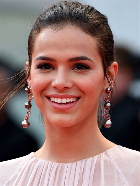 Bruna Marquezine Age Biography Height Place Of Birth News Photos See Latest