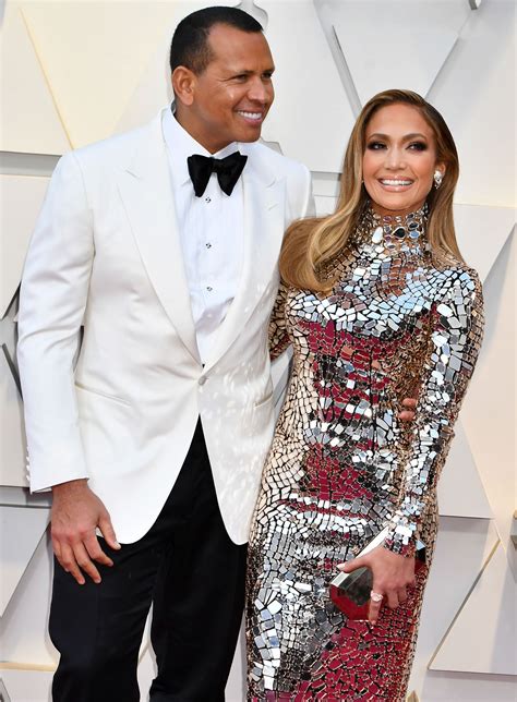 Jennifer Lopez And Alex Rodriguez Are Engaged See Her Stunning Ring