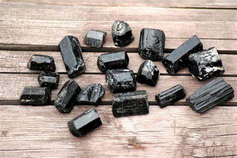4 Most Popular Black Stones Used In Jewelry Leaftv