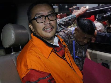 Mengadili, menyatakan terdakwa ir (imam nahrawi) terbukti secara sah dan meyakinkan bersalah melakukan beberapa tipikor secara bersama dan berlanjut sebagaimana diancam dakwaan kesatu. 6 Menteri Terjerat Korupsi dari Era SBY sampai Jokowi | Tagar
