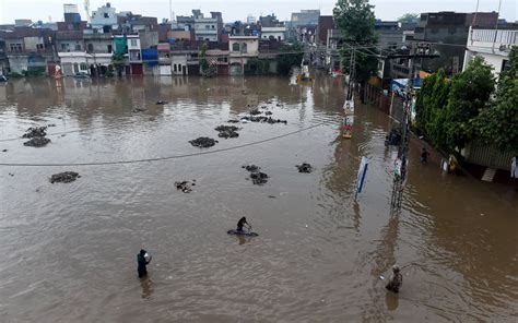 Monsoon Flooding Kills 6 In Pakistani City The New York Times