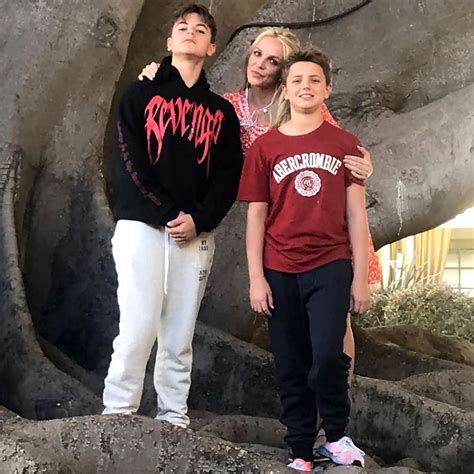 Britney Spears ‘happiest Times Are With Sons Sean Preston Jayden Us Weekly