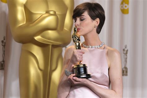 Anne Hathaway Pretended Be Happy About Oscar Win Page Six