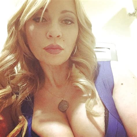 Top 10 Celebs With Sexy Lips 4 Tara Strong 29 Pics Xhamster