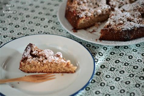 Julia's kuchenstüberl julia marko 6111 volders/tirol tel.: Rhabarber-Streuselkuchen zum Mitnehmen - Keks & Koriander