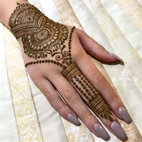 15 Simple Back Hand Mehndi Designs
