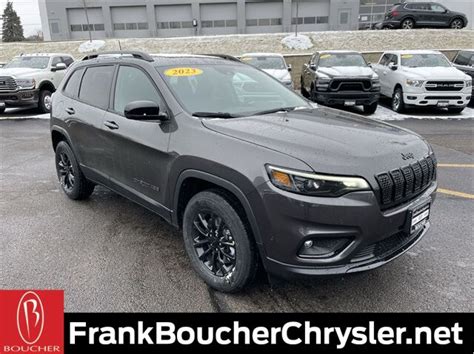New 2023 Jeep Cherokee Altitude Lux 4x4 Janesville Wi