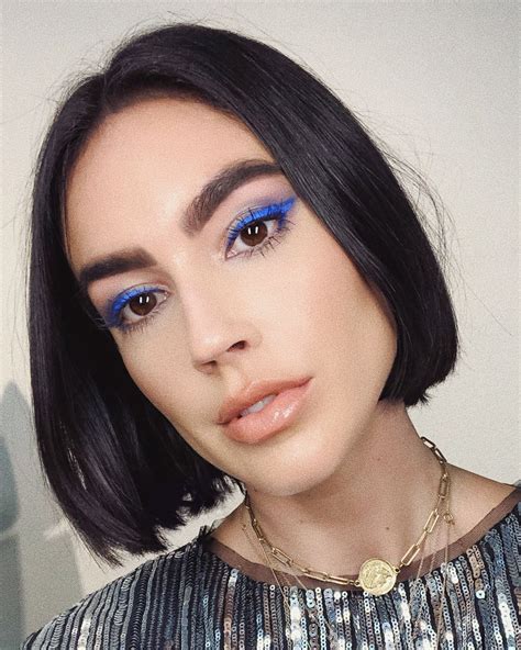 How To Create This Bold Beauty Trend Thrifts And Threads Makeup