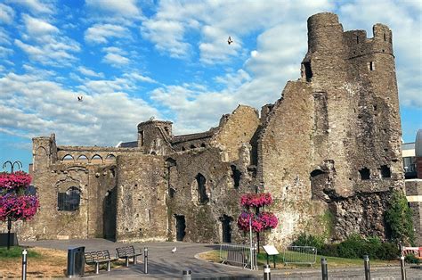 Swansea backpacker lodge is adjacent to the historic swansea barkmill tavern and bakery. Swansea Castle - Wikipedia