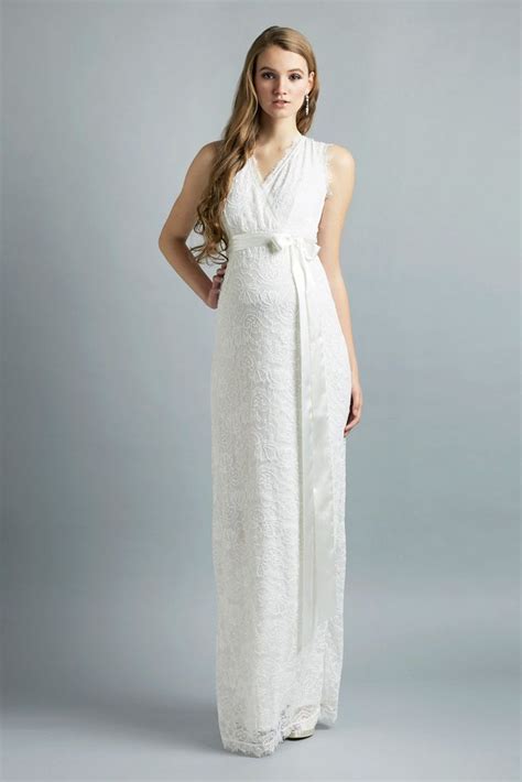 Since 2014, we have been working daily with inspiration to realize the dreams of brides. Brautkleid für Schwangere von Sweetbelly Modell Sylvie ...