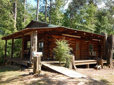 Rustic Log Cabin With Fishing Hale County