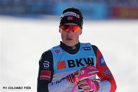The opening race of the 2018/19 was an incredible duel between johannes hoesflot klaebo and alexander bolshunov. Tour de Ski 2019, Johannes Hoesflot Klaebo resiste sul ...