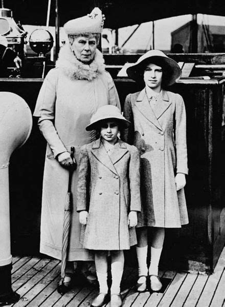Years later my wife, carolina, and i had the honor to be introduced to the queen. 85 facts about Queen Elizabeth II | Education Degree Online
