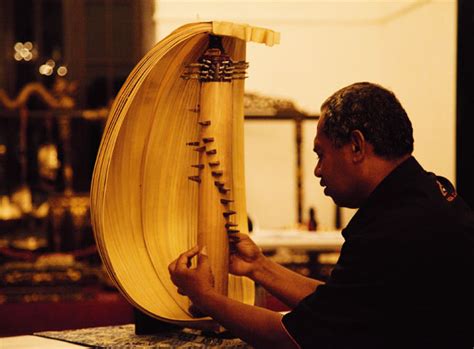 Ganda alat musik sulawesi tengah. Budaya Indonesia: Sasando