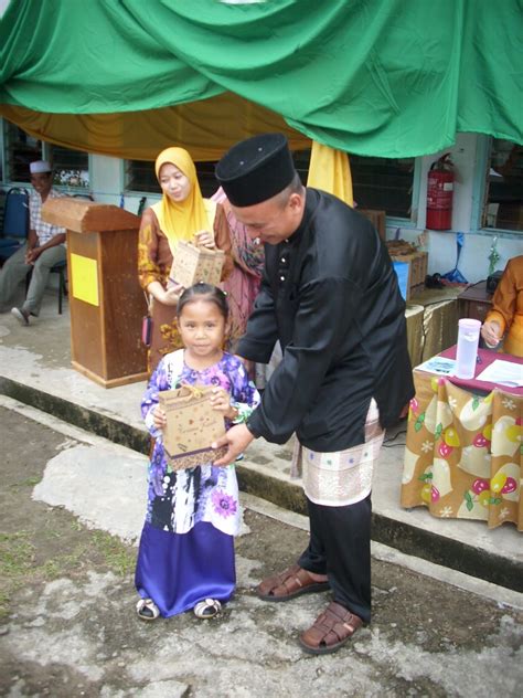 Ucapan Alu Aluan Hari Guru - Merry Cu