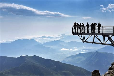 Découvrez en groupe ou en famille, un lieu magique et majestueux au sommet des pyrénées. 5 razones para visitar el Pic du Midi durante todo el año