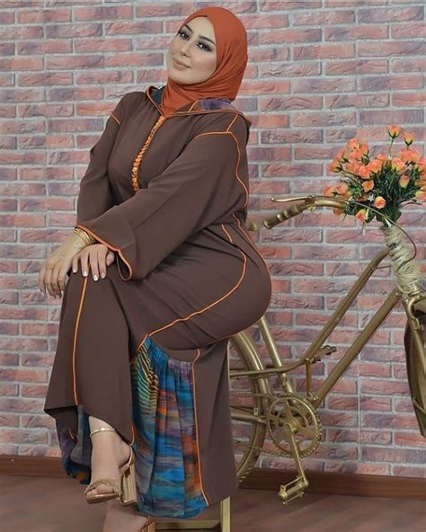 Pin By Imtiyaz Ali Syed On Hijab Girl In 2021 Iranian Women Fashion Beautiful Arab Women