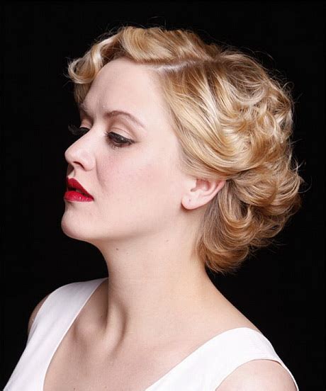 Fabulous finger wavy hairstyle tutorial. Vintage hairstyles for short hair
