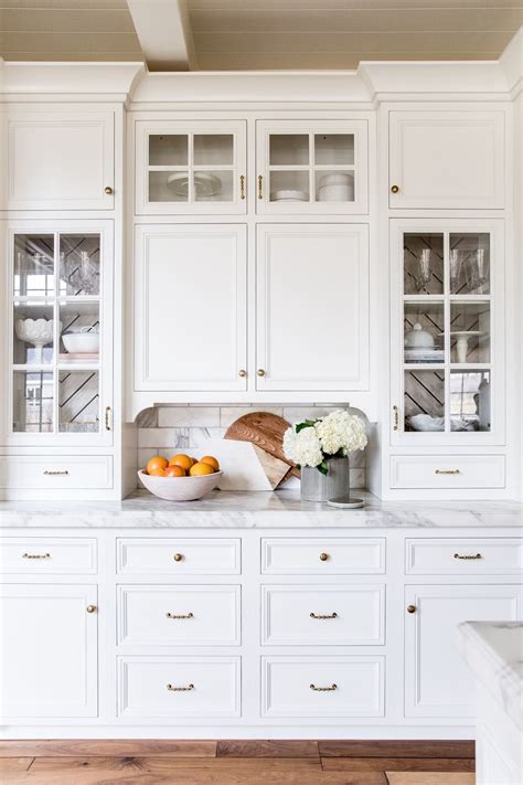 Kitchenware includes fridge, dishwasher, traditional oven and microwave. Spring Kitchen with Rach Parcell — STUDIO MCGEE
